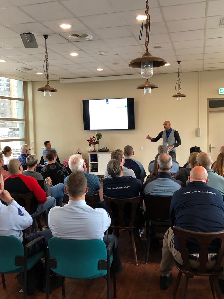 984b7111-96ee-4e7b-8da9-b92b27c8bdd1